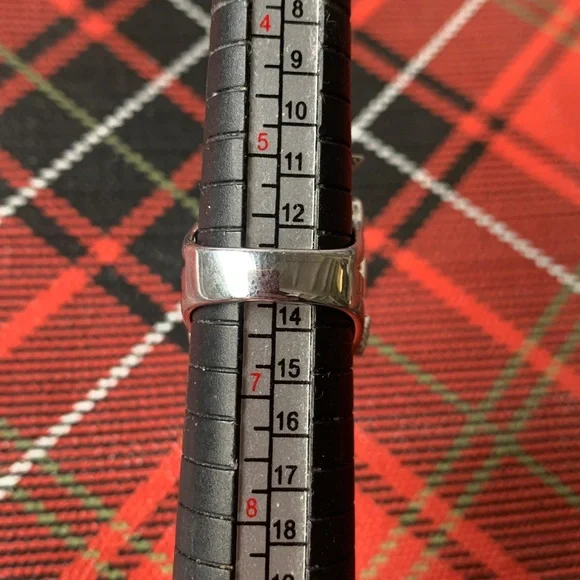 Vivienne Westwood Silver & Green Scarab Ring w/ Stones and Swarovski crystals - Picture 3 of 10